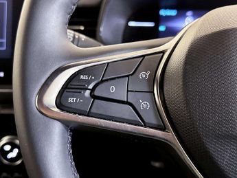 Renault Clio 1.0 TCe techno Hatchback 5dr Petrol Manual Euro 6 (s/s) (90 ps)