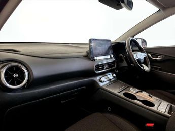 Hyundai KONA 64kWh Premium SUV 5dr Electric Auto (10.5kW Charger) (204 ps)