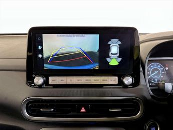 Hyundai KONA 64kWh Premium SUV 5dr Electric Auto (10.5kW Charger) (204 ps)