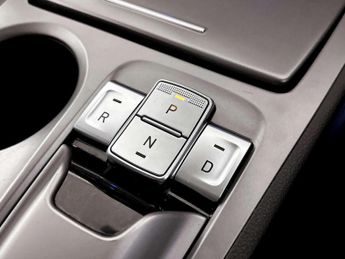 Hyundai KONA 64kWh Premium SUV 5dr Electric Auto (10.5kW Charger) (204 ps)