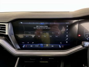 Volkswagen Touareg 3.0 TDI V6 R-Line Tech SUV 5dr Diesel Tiptronic 4Motion Euro 6 (