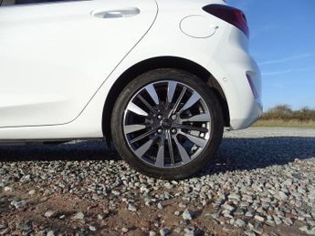 Ford Fiesta 1.0T EcoBoost MHEV Titanium Vignale DCT Euro 6 (s/s) 5dr