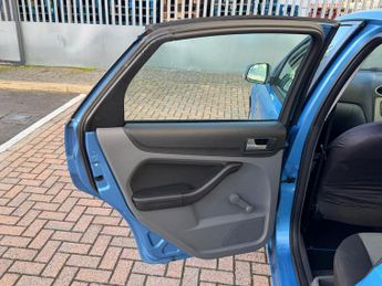 Ford Focus 1.6 Zetec 5dr