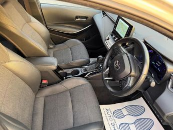 Toyota Corolla 1.8 VVT-h Design CVT Euro 6 (s/s) 5dr