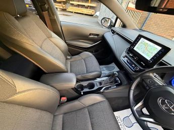 Toyota Corolla 1.8 VVT-h Design CVT Euro 6 (s/s) 5dr