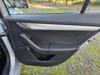 Skoda Octavia 2.0 TDI Elegance DSG Euro 5 (s/s) 5dr