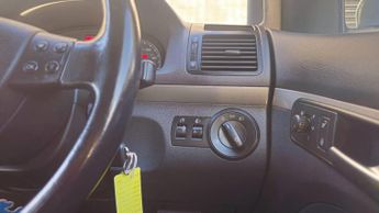 Volkswagen Touran 2.0 TDI Match DSG 5dr (7 Seats)