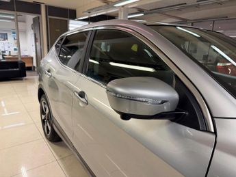 Nissan Qashqai 1.2 DIG-T n-tec XTRON 2WD Euro 6 (s/s) 5dr