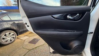 Nissan Qashqai 1.2 DIG-T Tekna XTRON 2WD Euro 6 (s/s) 5dr