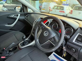 Vauxhall Astra 1.6 16v Exclusiv Euro 5 5dr