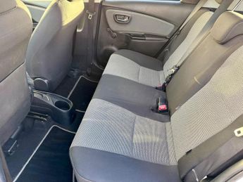 Toyota Yaris 1.5 VVT-h Icon E-CVT Euro 6 5dr