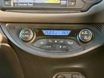 Toyota Yaris 1.5 VVT-h Icon E-CVT Euro 6 5dr