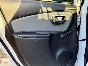 Toyota Yaris 1.5 VVT-h Icon E-CVT Euro 6 5dr