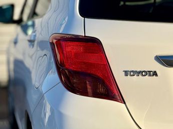 Toyota Yaris 1.5 VVT-h Icon E-CVT Euro 6 5dr
