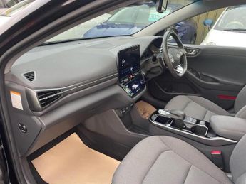 Hyundai IONIQ 38.3kWh Premium Auto 5dr