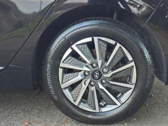 Hyundai IONIQ 38.3kWh Premium Auto 5dr