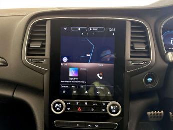 Renault Megane 1.6 E-TECH 9.8kWh RS Line Sport Tourer Auto Euro 6 (s/s) 5dr