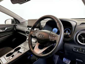 Hyundai KONA 64kWh Premium SUV 5dr Electric Auto (10.5kW Charger) (204 ps)