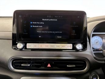 Hyundai KONA 64kWh Premium SUV 5dr Electric Auto (10.5kW Charger) (204 ps)