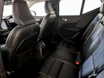 Volvo XC40 1.5h T5 Twin Engine Recharge 10.7kWh Inscription Pro SUV 5dr Pet