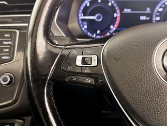 Volkswagen Tiguan 2.0 TDI BlueMotion Tech SEL SUV 5dr Diesel DSG 4Motion Euro 6 (s