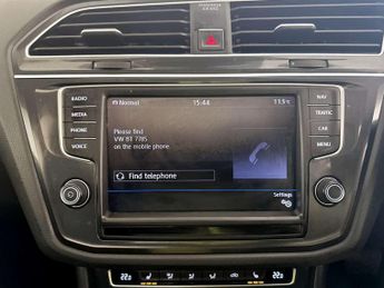 Volkswagen Tiguan 2.0 TDI BlueMotion Tech SEL SUV 5dr Diesel DSG 4Motion Euro 6 (s