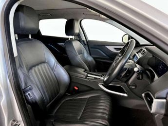 Jaguar F-PACE 2.0 D180 Portfolio Auto AWD Euro 6 (s/s) 5dr