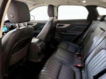 Jaguar F-PACE 2.0 D180 Portfolio Auto AWD Euro 6 (s/s) 5dr