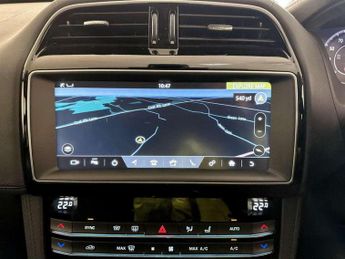 Jaguar F-PACE 2.0 D180 Portfolio Auto AWD Euro 6 (s/s) 5dr