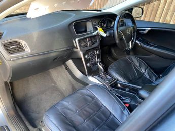 Volvo V40 Cross Country 1.5 T3 Pro Auto Euro 6 (s/s) 5dr