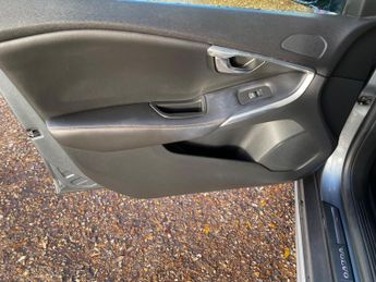 Volvo V40 Cross Country 1.5 T3 Pro Auto Euro 6 (s/s) 5dr