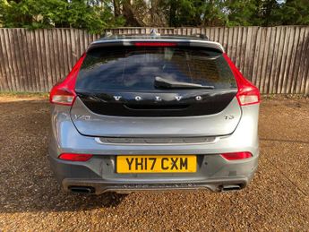 Volvo V40 Cross Country 1.5 T3 Pro Auto Euro 6 (s/s) 5dr