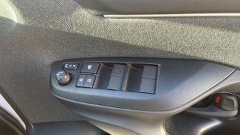 Toyota Yaris 1.5 VVT-h Dynamic E-CVT Euro 6 (s/s) 5dr