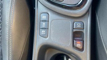 Toyota Yaris 1.5 VVT-h Dynamic E-CVT Euro 6 (s/s) 5dr