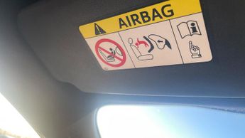 Toyota Yaris 1.5 VVT-h Dynamic E-CVT Euro 6 (s/s) 5dr