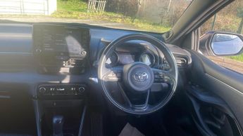 Toyota Yaris 1.5 VVT-h Dynamic E-CVT Euro 6 (s/s) 5dr
