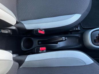 Toyota AYGO 1.0 VVT-i x-play x-shift Euro 6 5dr