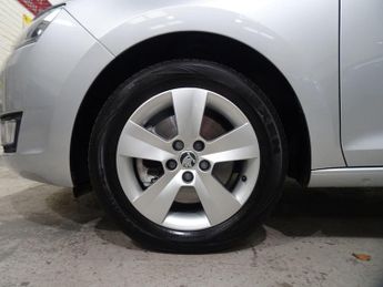 Skoda Rapid 1.4 TSI SE DSG Euro 6 (s/s) 5dr