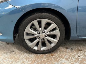 Toyota Auris 1.8 VVT-h Excel CVT Euro 6 (s/s) 5dr