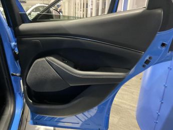 Ford Mustang Mach-E STD RANGE RWD