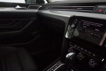 Volkswagen Passat 1.5 TSI EVO SEL DSG Euro 6 (s/s) 5dr