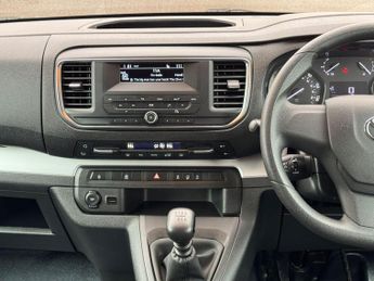 Toyota PROACE Verso 1.5D Shuttle Medium MPV MWB Euro 6 (s/s) 5dr (9 Seat)