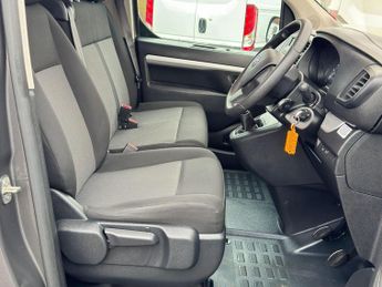 Toyota PROACE Verso 1.5D Shuttle Medium MPV MWB Euro 6 (s/s) 5dr (9 Seat)