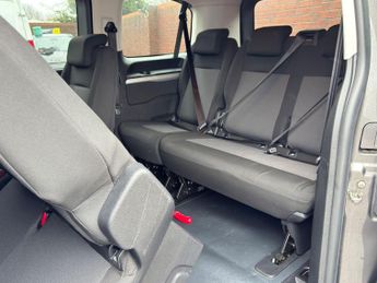 Toyota PROACE Verso 1.5D Shuttle Medium MPV MWB Euro 6 (s/s) 5dr (9 Seat)