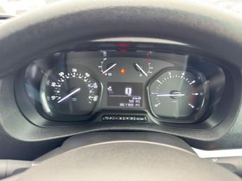 Toyota PROACE Verso 1.5D Shuttle Medium MPV MWB Euro 6 (s/s) 5dr (9 Seat)