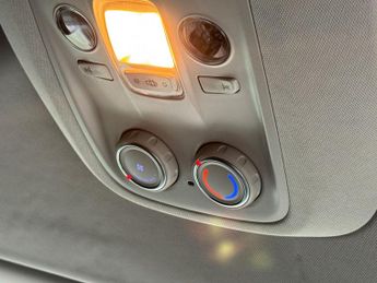 Toyota PROACE Verso 1.5D Shuttle Medium MPV MWB Euro 6 (s/s) 5dr (9 Seat)