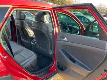 Hyundai TUCSON 1.7 CRDi Blue Drive Premium SE DCT Euro 6 (s/s) 5dr