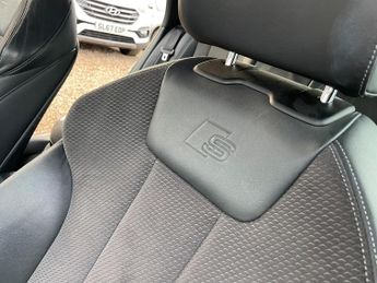 Audi A4 Avant 2.0 TDI S line S Tronic Euro 6 (s/s) 5dr