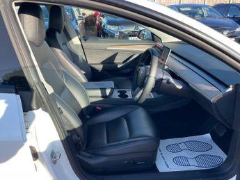 Tesla Model 3 Standard Range Plus Auto RWD 4dr