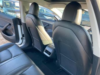 Tesla Model 3 Standard Range Plus Auto RWD 4dr